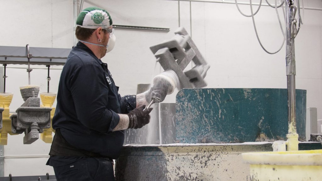 Dipping: coating mold with refractory material