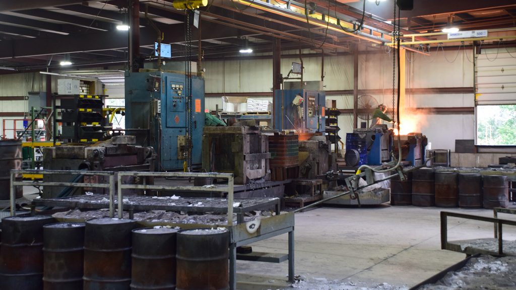 Pouring: foundry area for melting and pouring